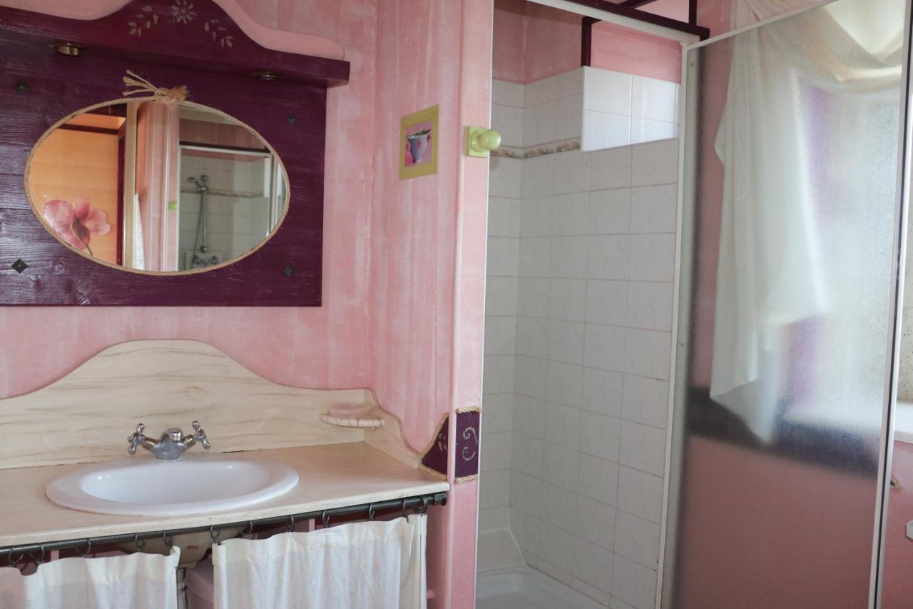 Les Gites Aux Volets Roses Landunvez Екстер'єр фото